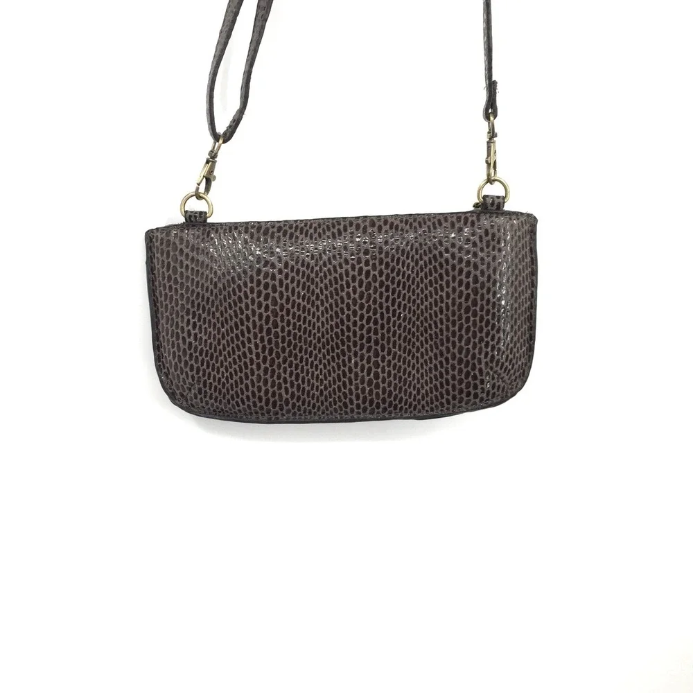 The Unbranded Brand color grey